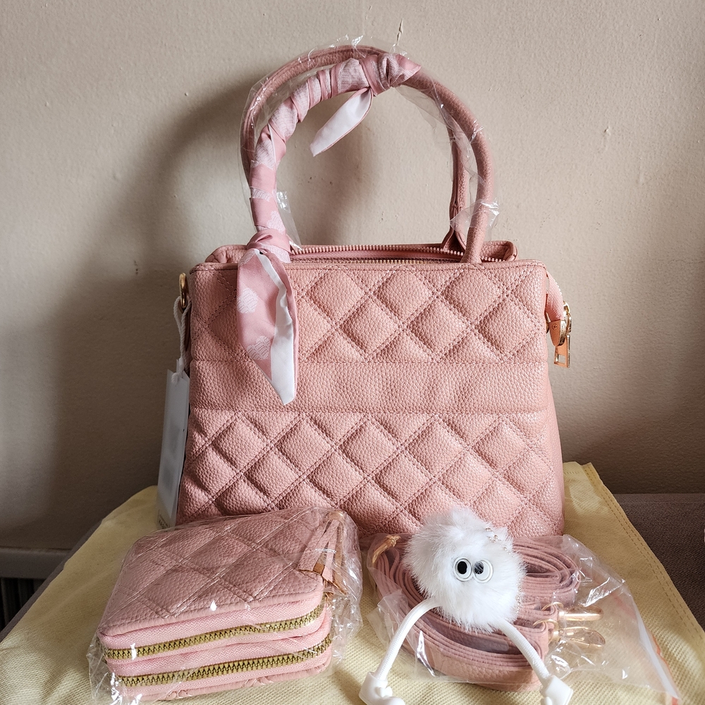 Designer Look. NWT Vegan Leather Chic Quilted Pink Satchel w/wallet.